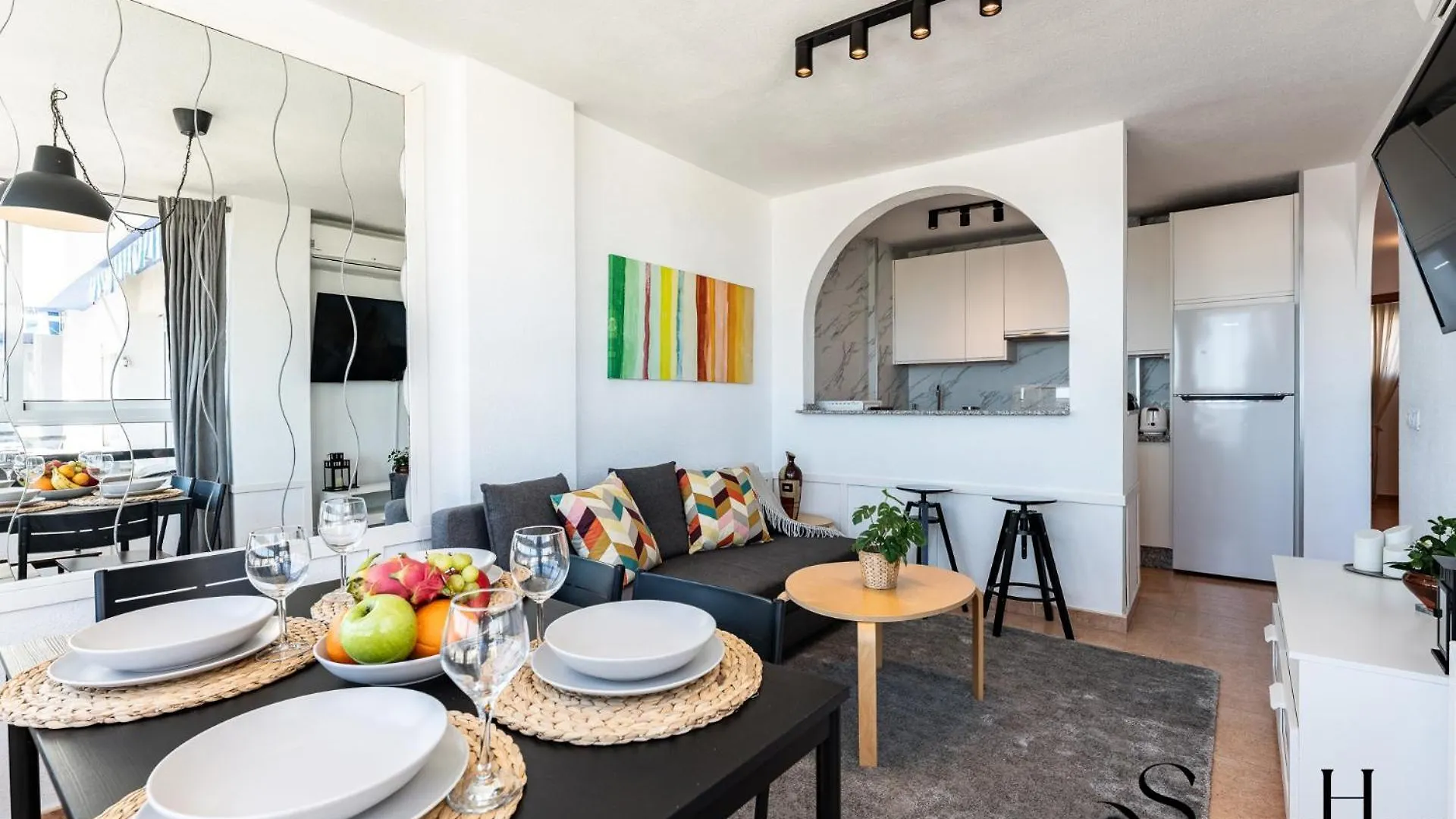 Central 2 Bed I Pool I Sea View Benalmadena Apartment