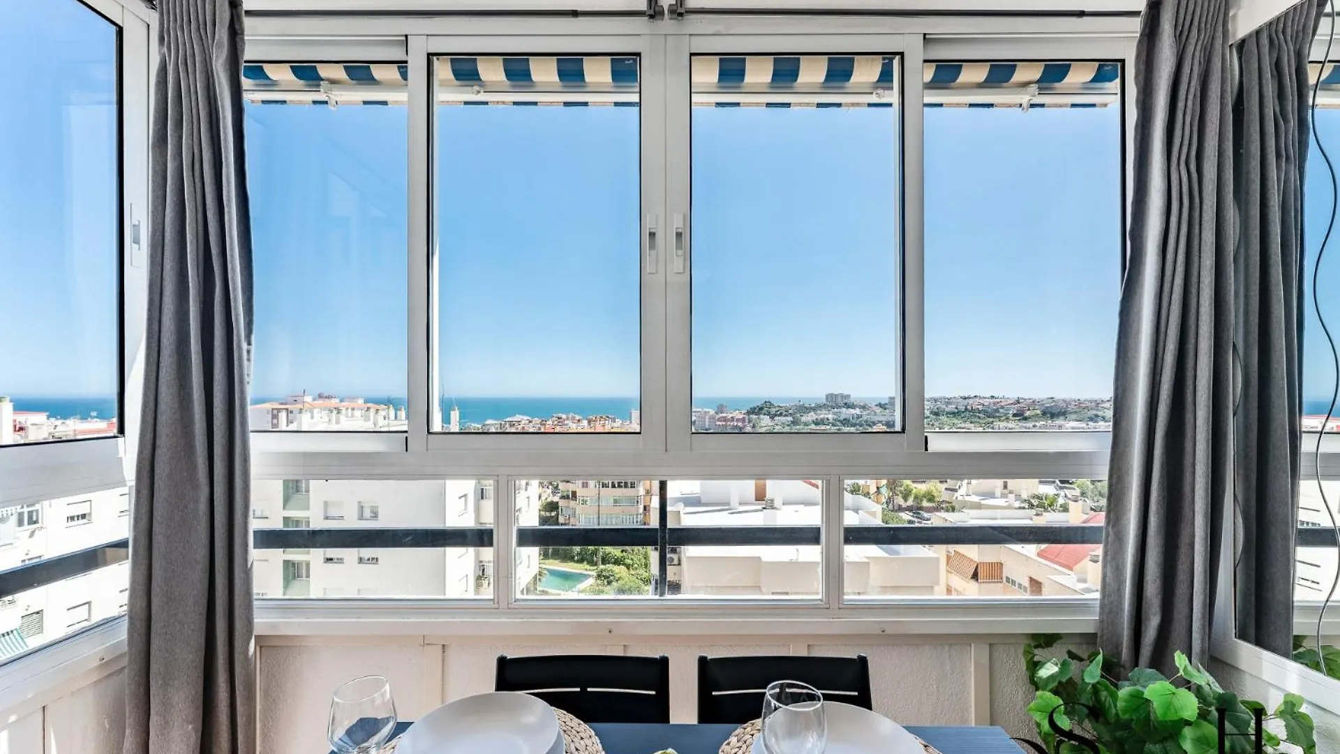 Central 2 Bed I Pool I Sea View Benalmadena